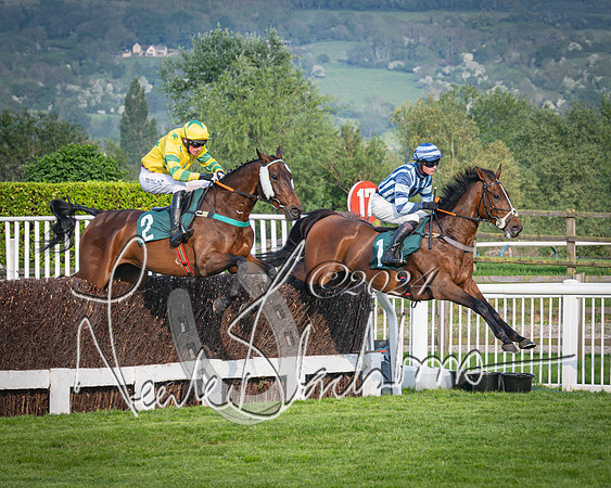 Race 4 - The Jonathan Neesom memorial open Hunter’s steeplechase 3m2f 70y (62 of 167)
