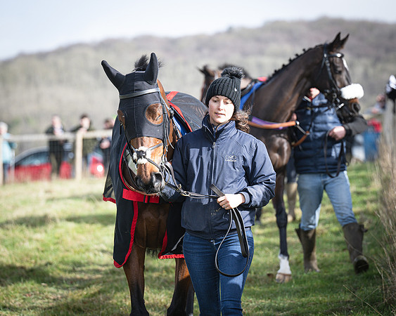 Race 1 - Four and Five year Old Maiden (16 of 137)