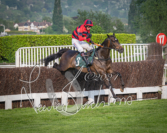 Race 4 - The Jonathan Neesom memorial open Hunter’s steeplechase 3m2f 70y (105 of 167)