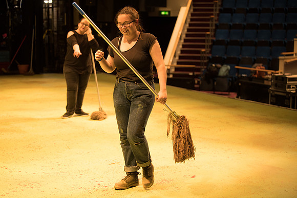 Oklahoma - Tech crew - Set (3 of 86)