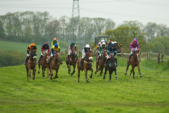 Race 7 - 2m4f Maiden 28