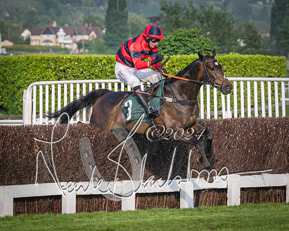 Race 4 - The Jonathan Neesom memorial open Hunter’s steeplechase 3m2f 70y (104 of 167)