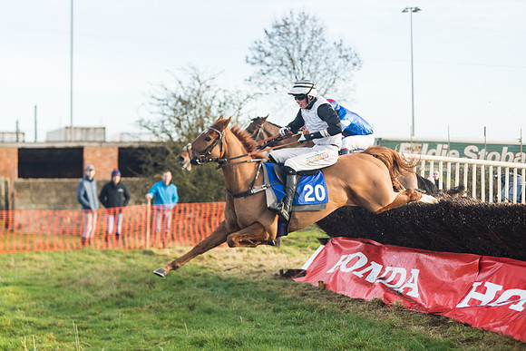 Race 2 - The Young Horse Maiden (45 of 76)