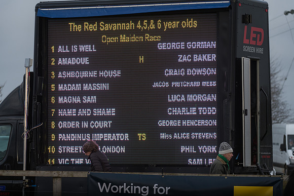 Race 6 - Young Horse Maiden (1 of 64)