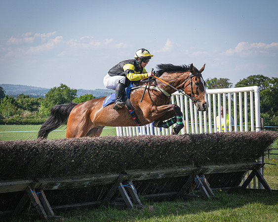 Race 4 Empire De Maulde - Seb Mead winners of The Perry’s of Aylesbury Jaecoo Men’s Open Race (73 of 190)