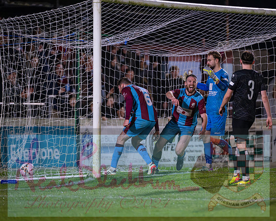 Chesham Utd 3 v 1 Chippenham Town (308 of 416)