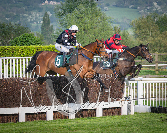Race 4 - The Jonathan Neesom memorial open Hunter’s steeplechase 3m2f 70y (67 of 167)
