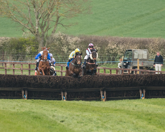 Race 2 - Mares Maiden (2 of 65)