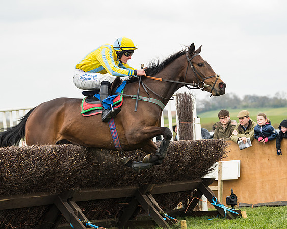 Race 2 - Mares Maiden (33 of 65)