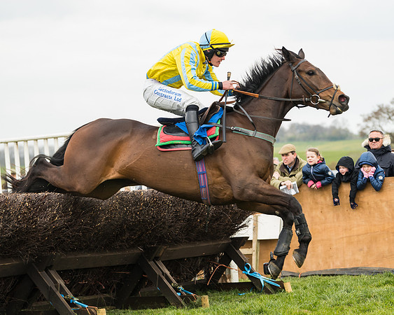 Race 2 - Mares Maiden (34 of 65)