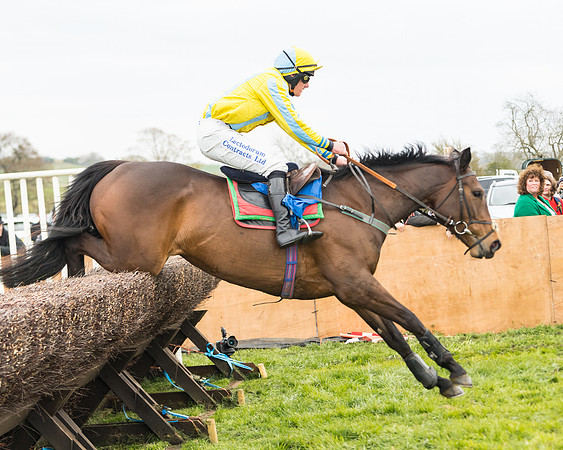 Race 2 - Mares Maiden (49 of 65)