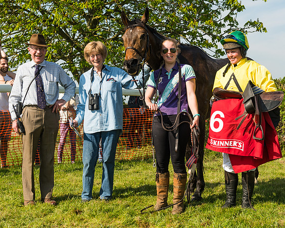 Race 4 - Ladies Open winners enclosure (3 of 8)