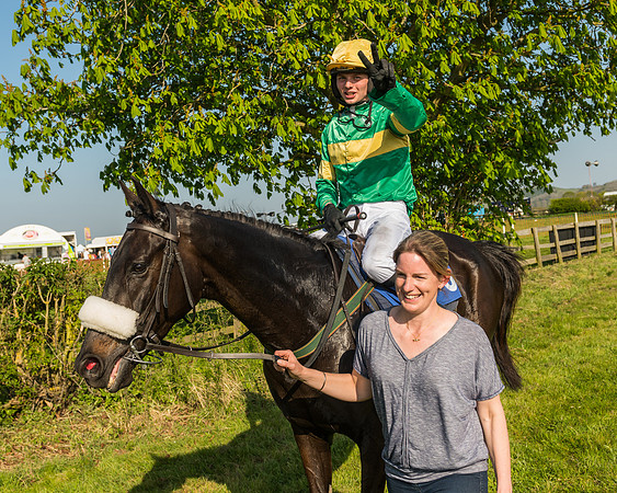 Race 6 - winners Enclosure (7 of 12)
