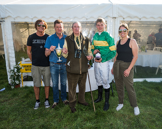 Race 6 - winners presentation (2 of 4)