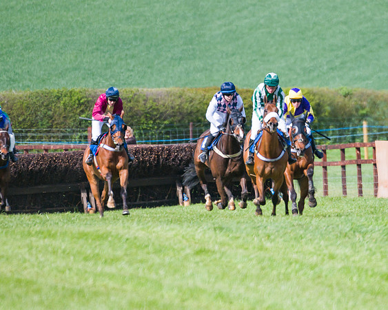 Race 4 - Novice Riders  (100 of 175)