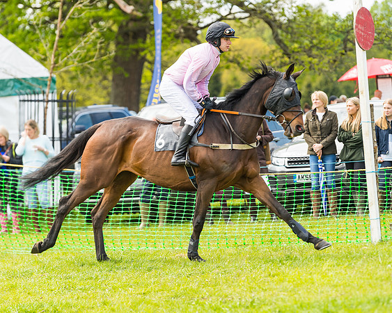 Race 1 - Novice and Veteran riders (12 of 61)
