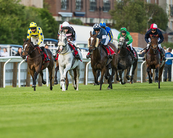 Race 4 - Skinners Ladies Open Final (29 of 106)