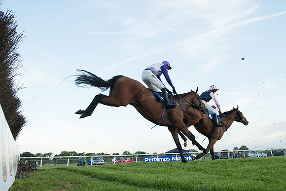 Race 6 - White Swan Handicap HC (29 of 69)
