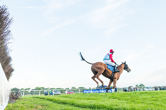 Race 6 - White Swan Handicap HC (39 of 69)