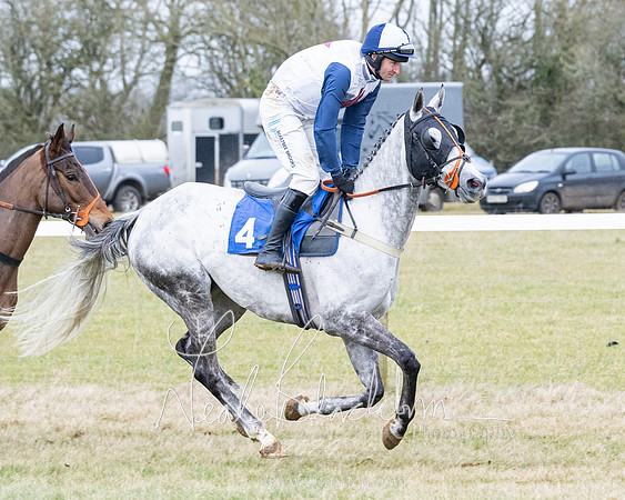 Race 7 - 7 and over Maiden (42 of 205)