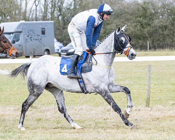 Race 7 - 7 and over Maiden (45 of 205)