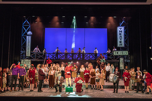 Guys and Dolls  (30 of 753)