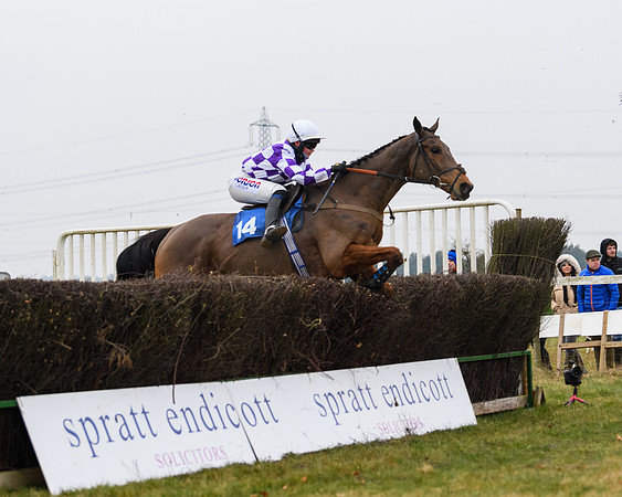 Race 3 - Novice Riders Race (120 of 180)