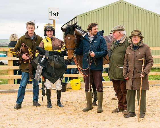 Race 6 - 6 year old and over Maiden 2m4f (52 of 62)