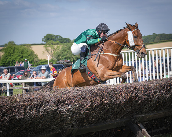 Race 4 - Novice Riders Final (40 of 97)