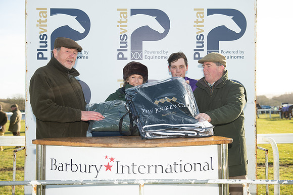 Race 4 - Veteran Horses (164 of 167)