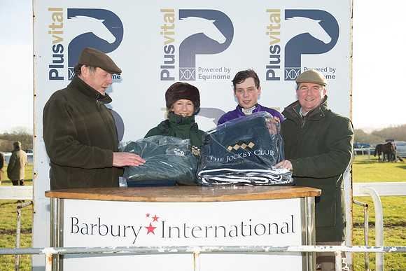 Race 4 - Veteran Horses (165 of 167)