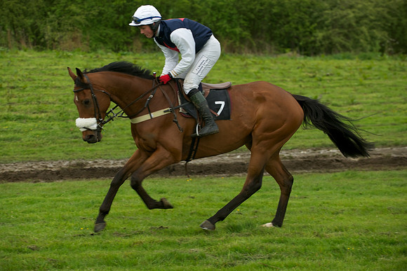 Race 7 - 2m4f Maiden 4