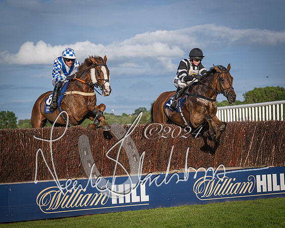 Race 4 - Peretemps Stratford Foxhunters (104 of 168)