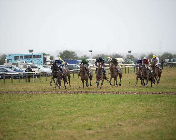 Race 6 - Young Horse Maiden (30 of 124)