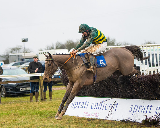 Race 6 - Young Horse Maiden (77 of 124)