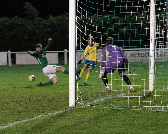 Newport Pagnell 1 [3] Rams 1 [1] (148 of 204)