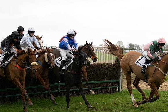 Race 4  (15 of 89)