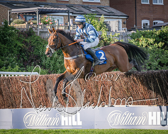 Race 4 - Peretemps Stratford Foxhunters (58 of 168)