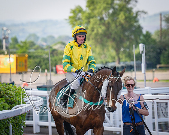 Race 4 - The Jonathan Neesom memorial open Hunter’s steeplechase 3m2f 70y (21 of 167)