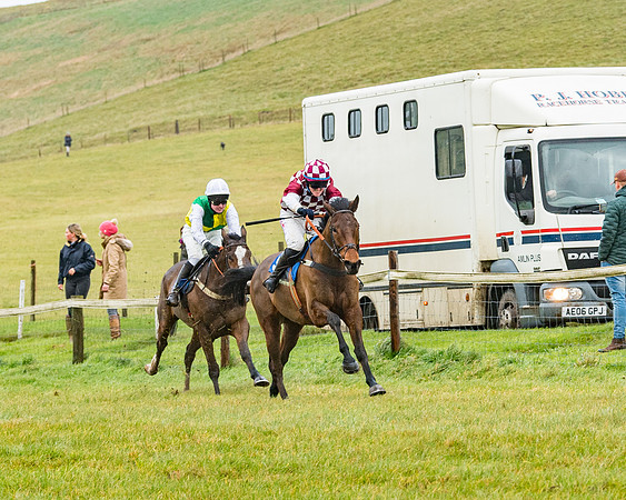 Race 1 - ITM 4 and 5 year Old Flat Race Div1 (42 of 86)