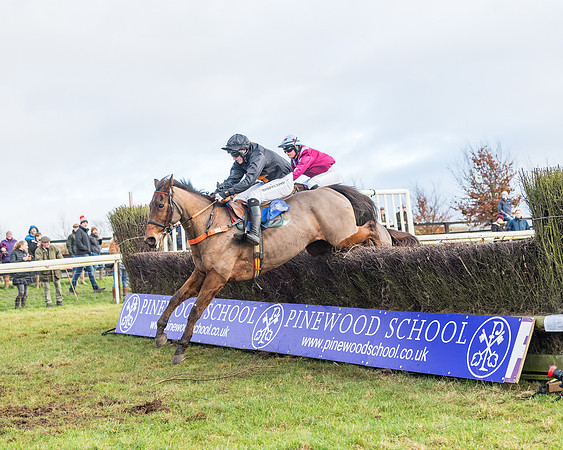Race 6 - Jockey Club and ROR veteran Horse conditions Race. Division 2   (107 of 149)