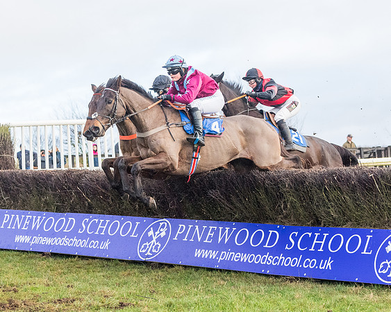 Race 6 - Jockey Club and ROR veteran Horse conditions Race. Division 2   (67 of 149)