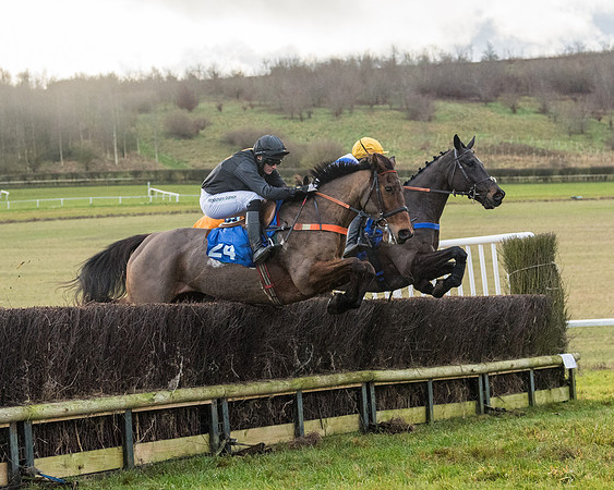 Race 6 - Jockey Club and ROR veteran Horse conditions Race. Division 2   (51 of 149)