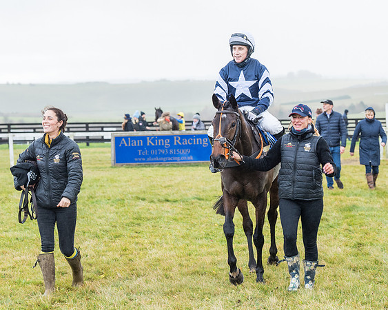 Race 4 - Jockey Club Maiden for Mares and Fillies.- (96 of 116)