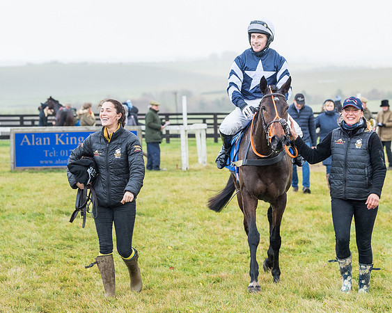 Race 4 - Jockey Club Maiden for Mares and Fillies.- (95 of 116)