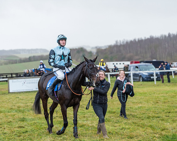 Race 4 - Jockey Club Maiden for Mares and Fillies.- (87 of 116)