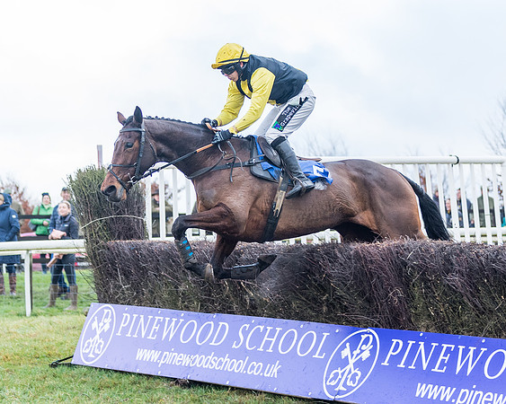 Race 4 - Jockey Club Maiden for Mares and Fillies.- (68 of 116)