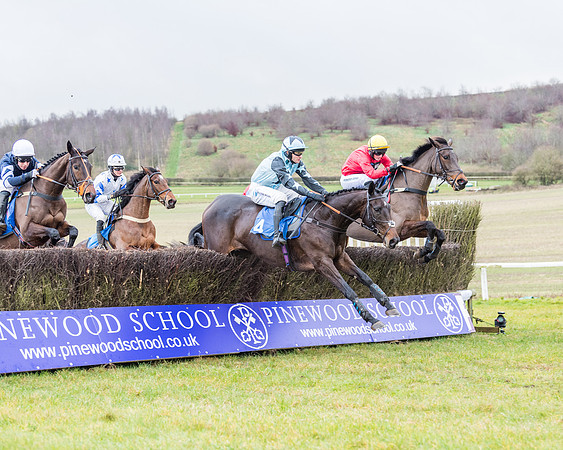 Race 4 - Jockey Club Maiden for Mares and Fillies.- (46 of 116)