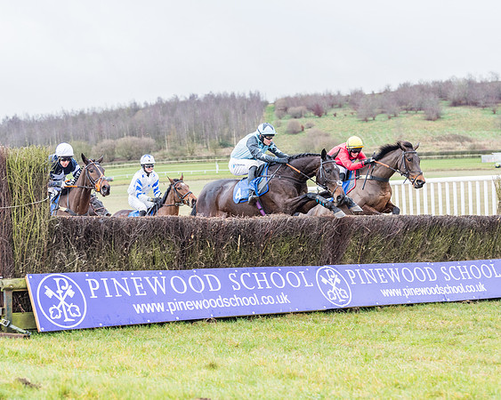 Race 4 - Jockey Club Maiden for Mares and Fillies.- (44 of 116)