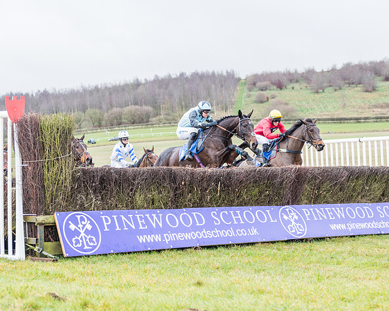 Race 4 - Jockey Club Maiden for Mares and Fillies.- (43 of 116)